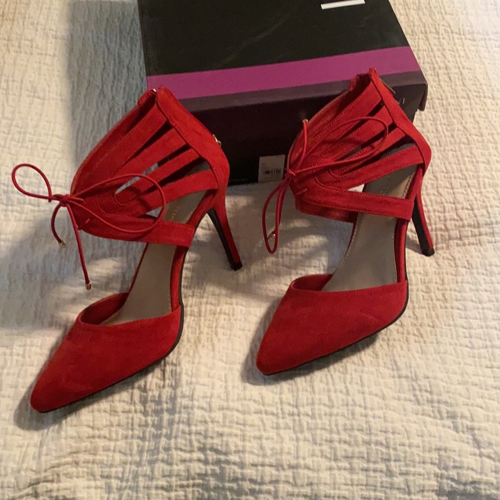 Red Heels - Picture 2 of 8
